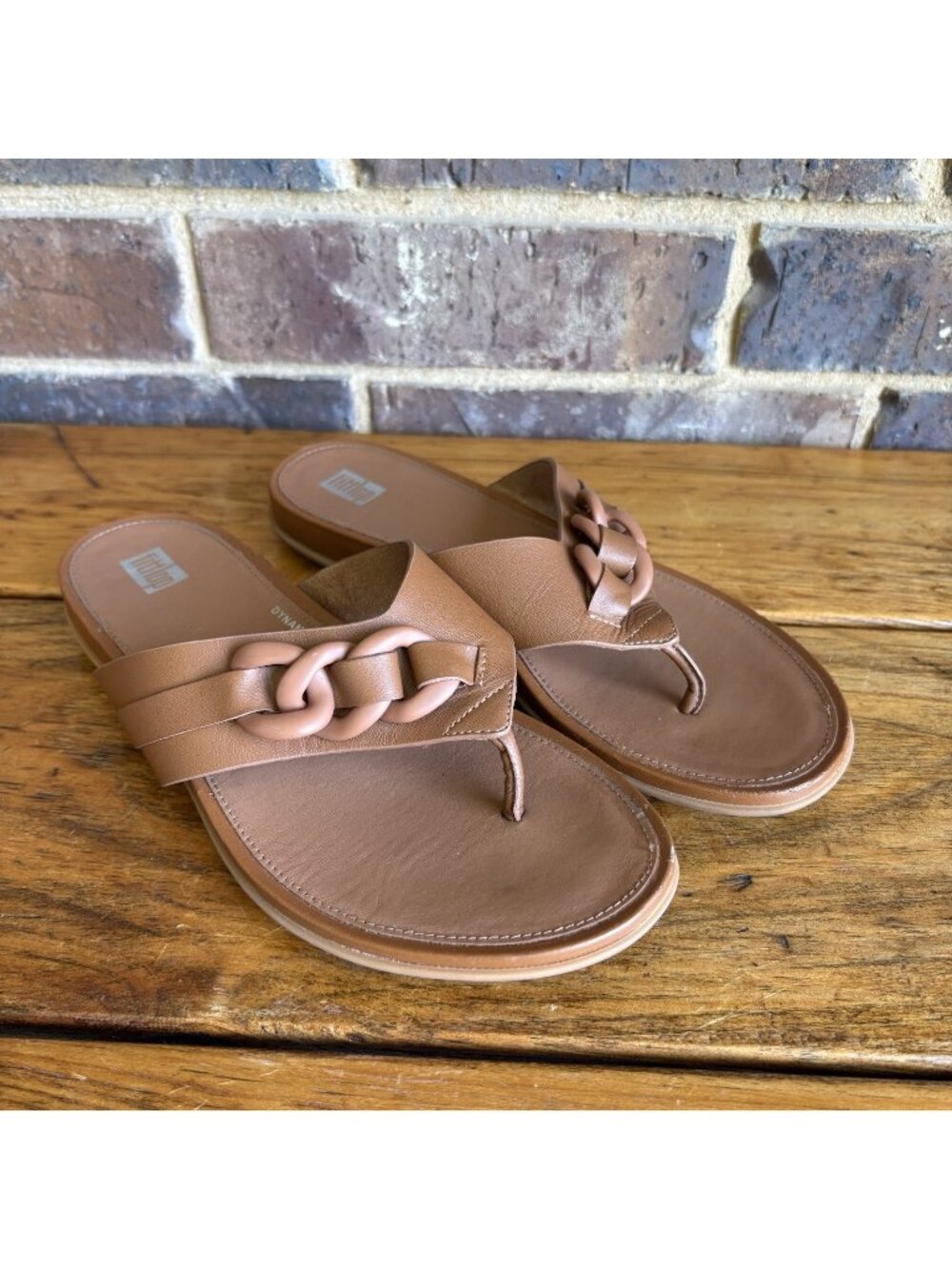 Women's FitFlop Gracie Light Tan Leather Thong Flip Flop Toe-Post Sandal Size 7